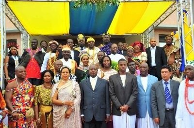 Le Roi jung President le President d Unganda la reine l