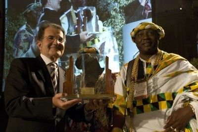Mr.Romano Prodi ancien premier ministre Italien heureux d